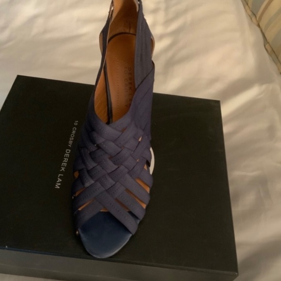 10 Crosby Derek Lam Navy pumps - Picture 5 of 5